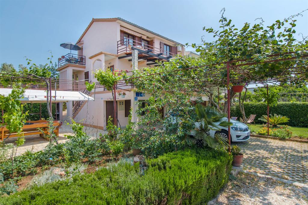 Apartments Viktor Rogoznica  Exterior photo